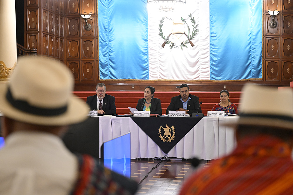 Gobierno aborda fortalecimiento de la institucionalidad indígena y avances en agenda territorial con autoridades indígenas ancestrales